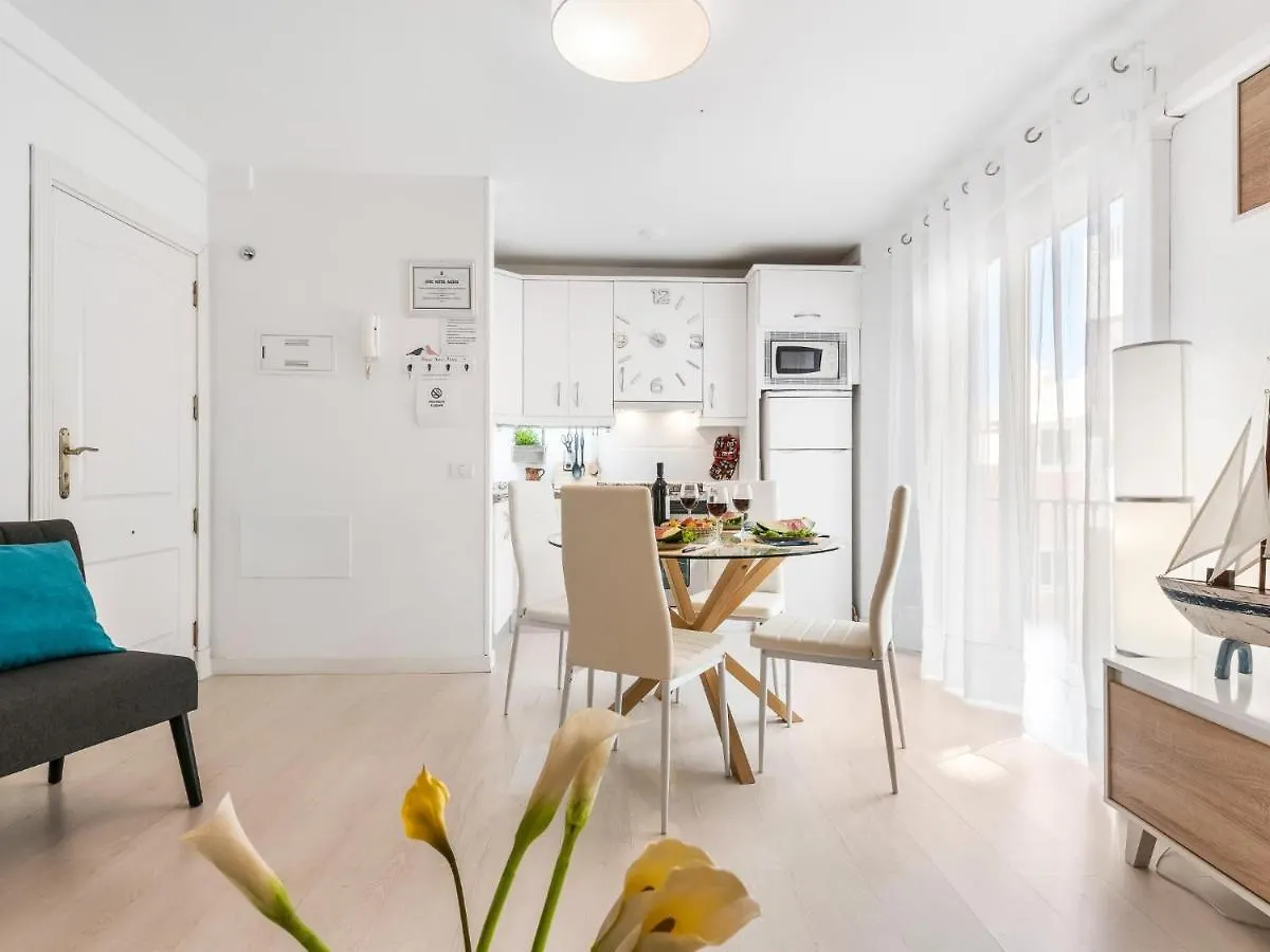 Appartamento 205 Los Cristianos By The Beach, Center, Wifi Ac Arona