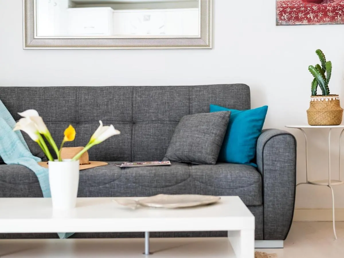 Apartment 205 Los Cristianos By The Beach, Center, Wifi Ac Arona